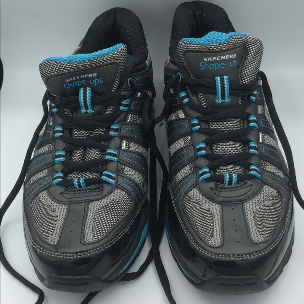 Women’s skechers shape-ups SIZE 7
